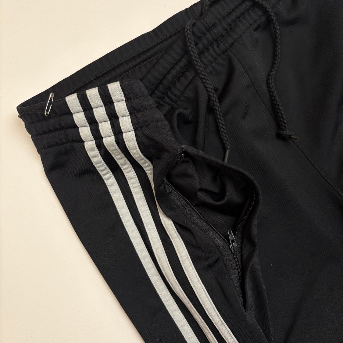 [XL] Adidas track pants black 상품이미지5