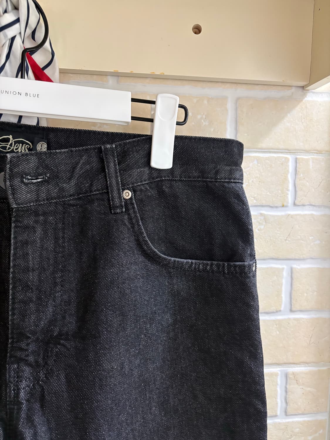 데우스엑스마키나 - 블랙 데님 루즈 테이퍼드 32사이즈 상품이미지2