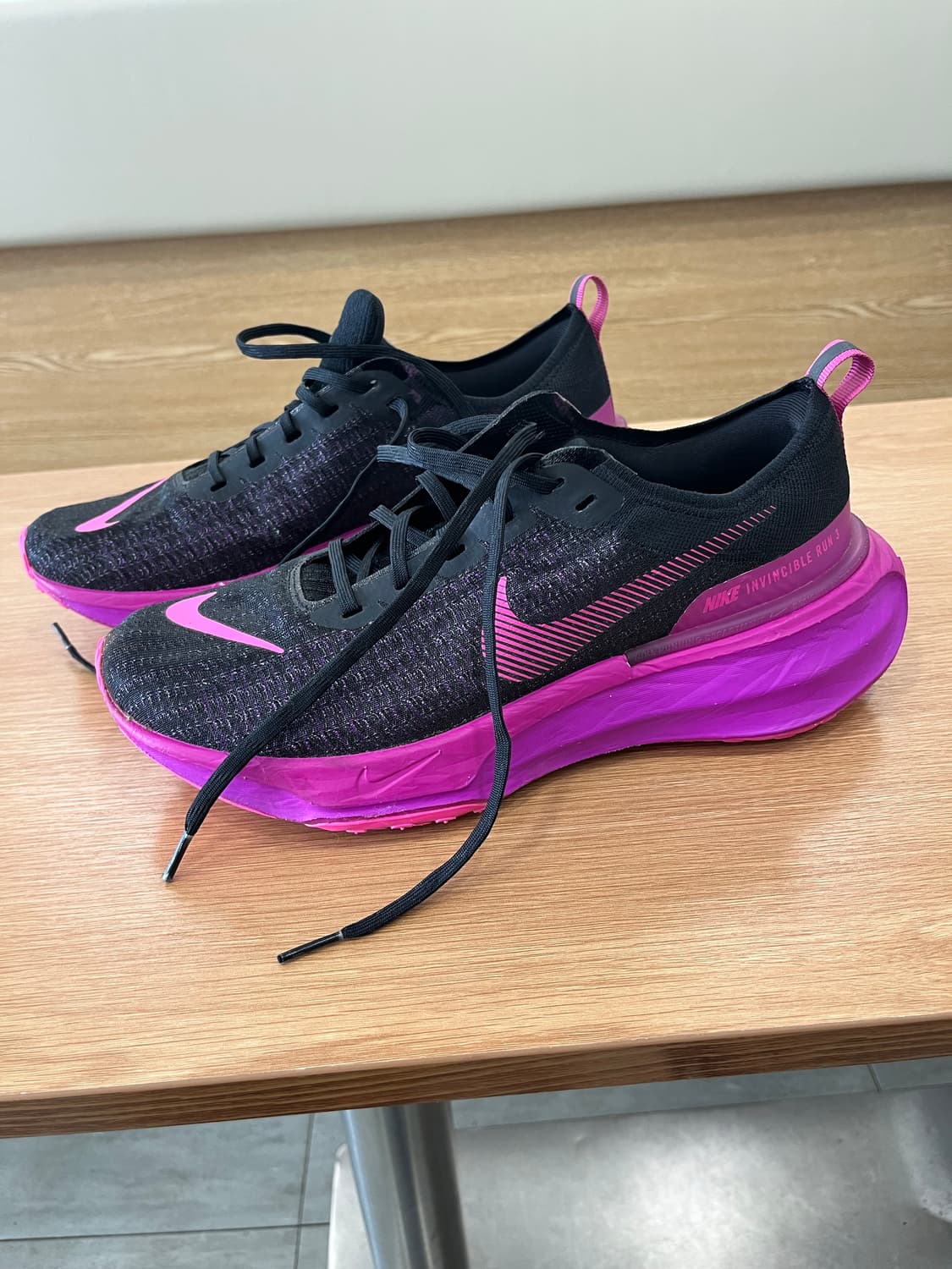 [280] 나이키 줌X 인빈시블 런 3 블랙 비비드 그레이프 상품이미지1