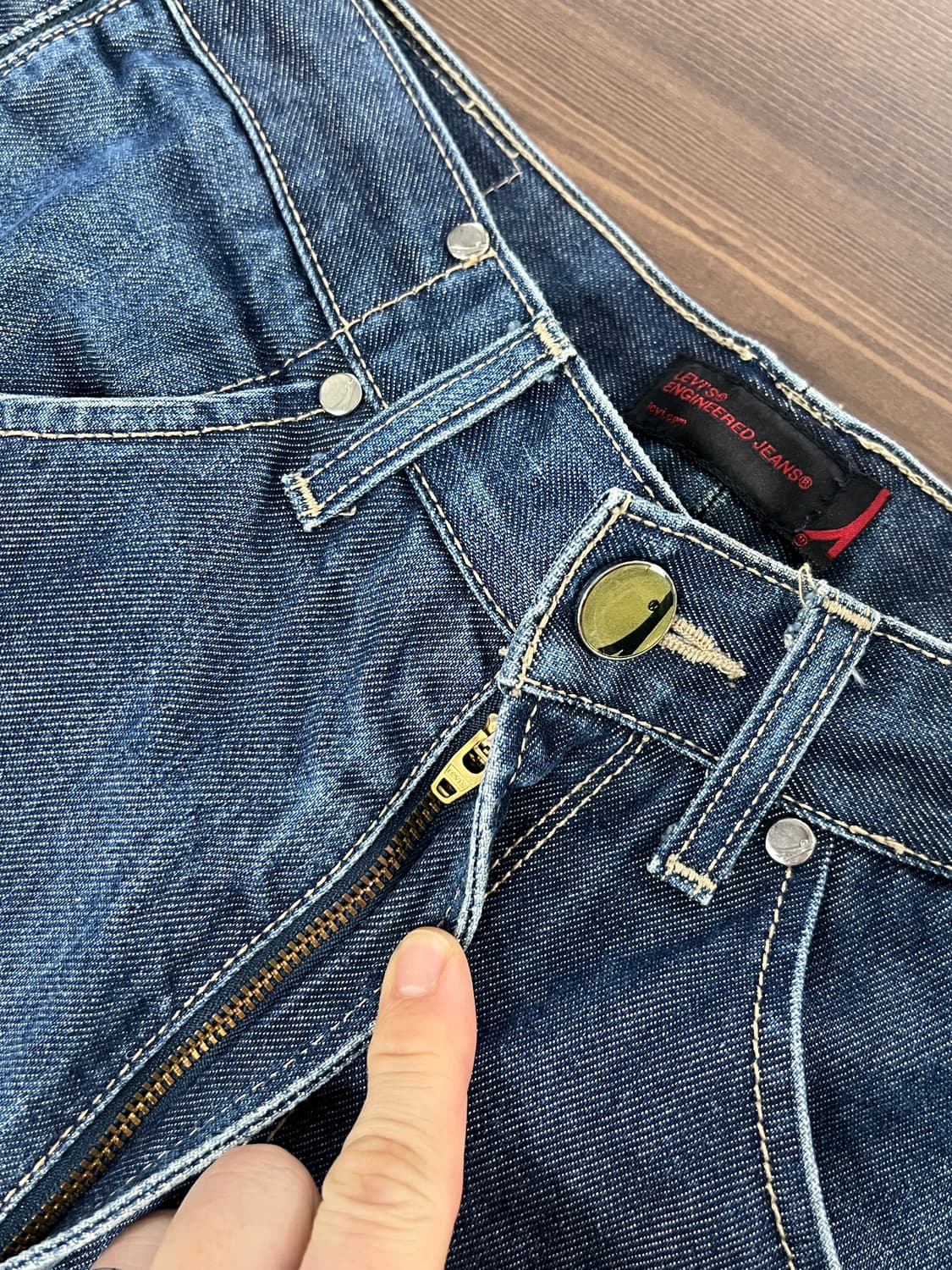 Levis 리바이스 엔지니어드 나팔핏 부츠컷 데님 팬츠 상품이미지5