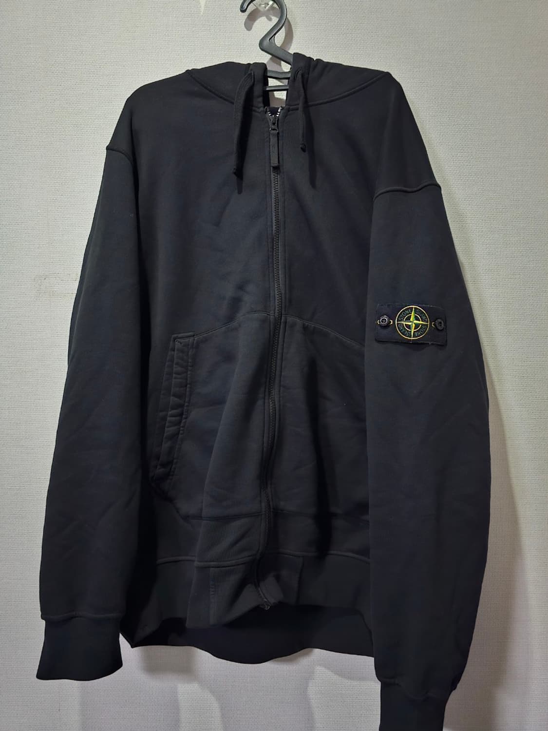 정품 25FW 스톤아일랜드 남성 레귤러핏 후드 집업 115 / 3XL 상품이미지1