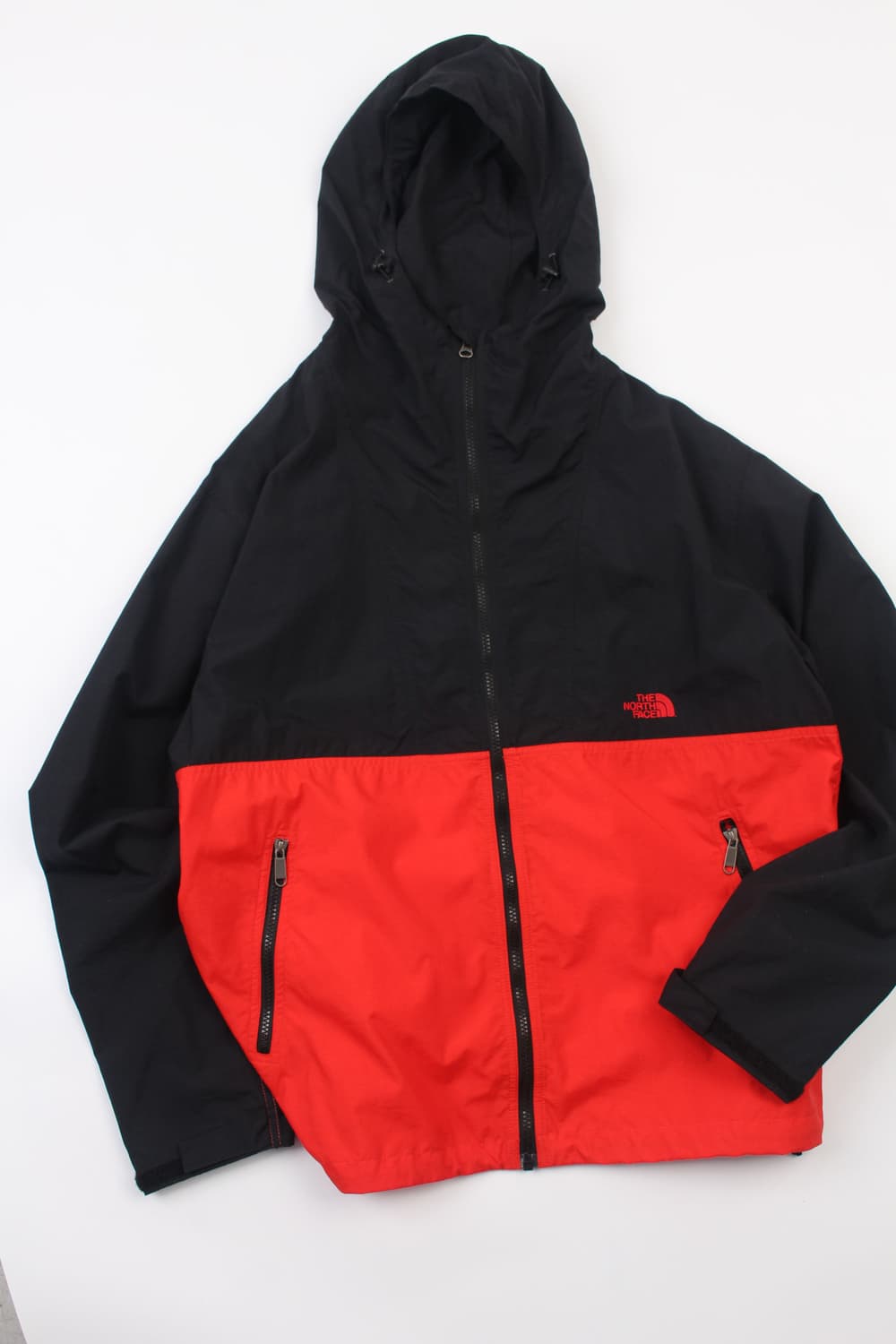 The North Face Windbreaker Hooded Zip-Up 상품이미지8