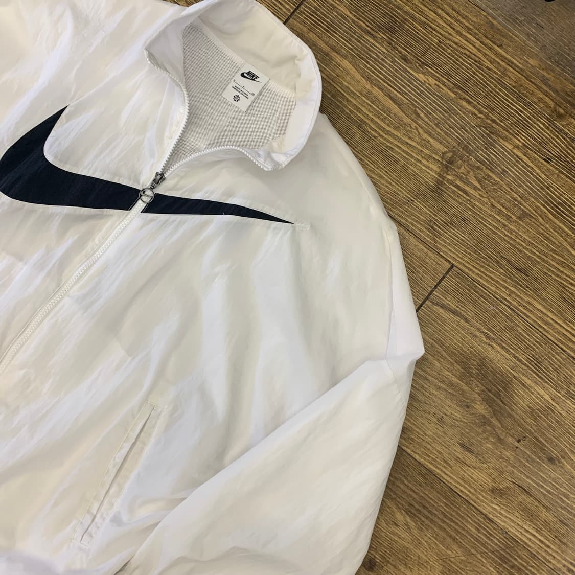 나이키 스우시 화이트 바람막이 S 상품이미지1