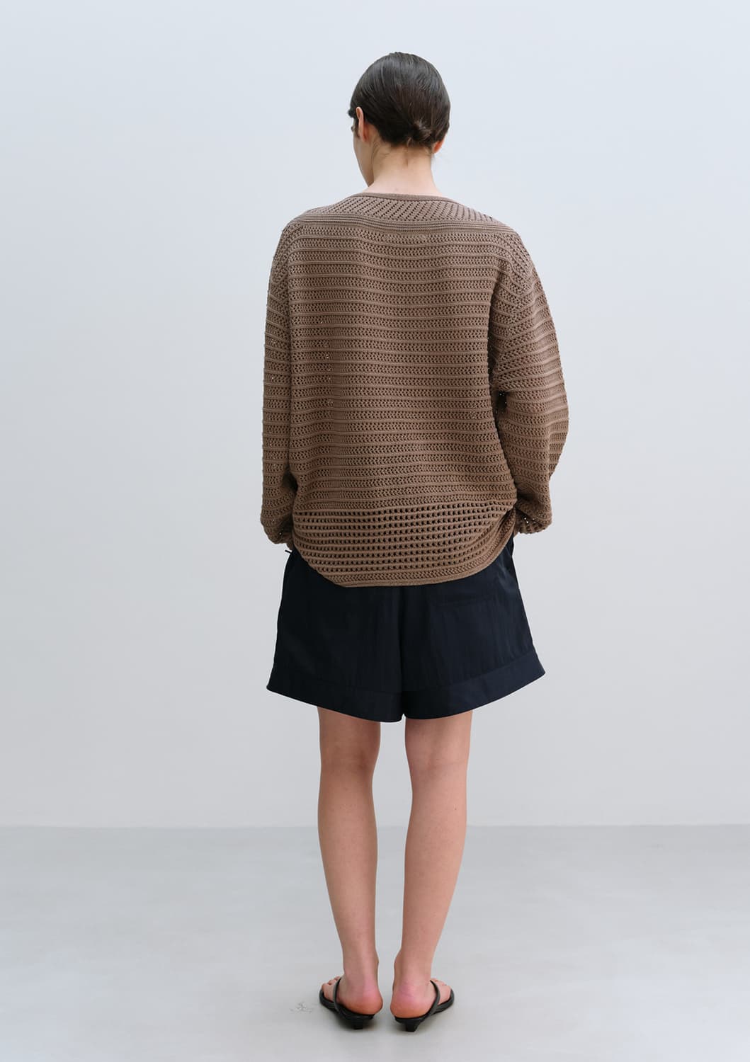 문달 Lilt Crochet Knit in Brown 상품이미지4