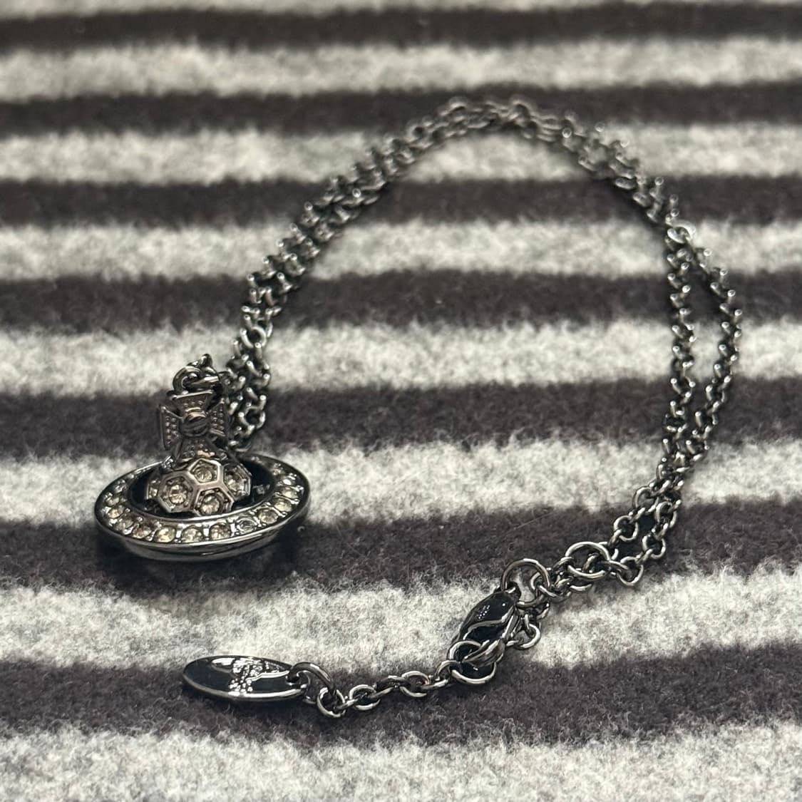 비비안웨스트우드 아카이브 메탈크리스탈 orb 목걸이 상품이미지1