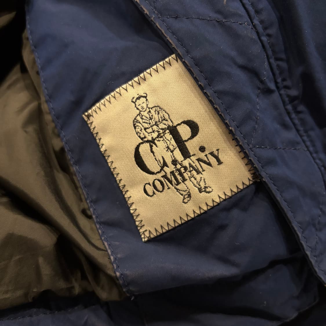 [105] 15s CP 씨피컴퍼니 고글 후드 자켓 네이비 B999 상품이미지8