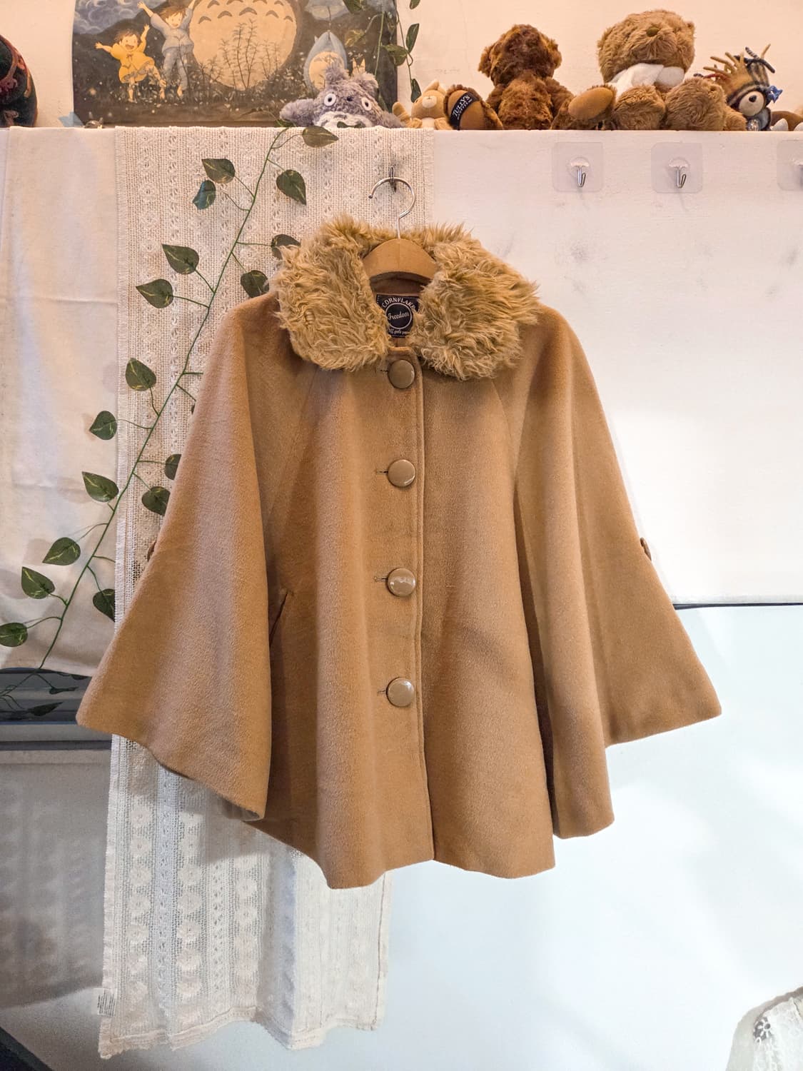 퍼카라 포인트 케이프 코트 상품이미지1