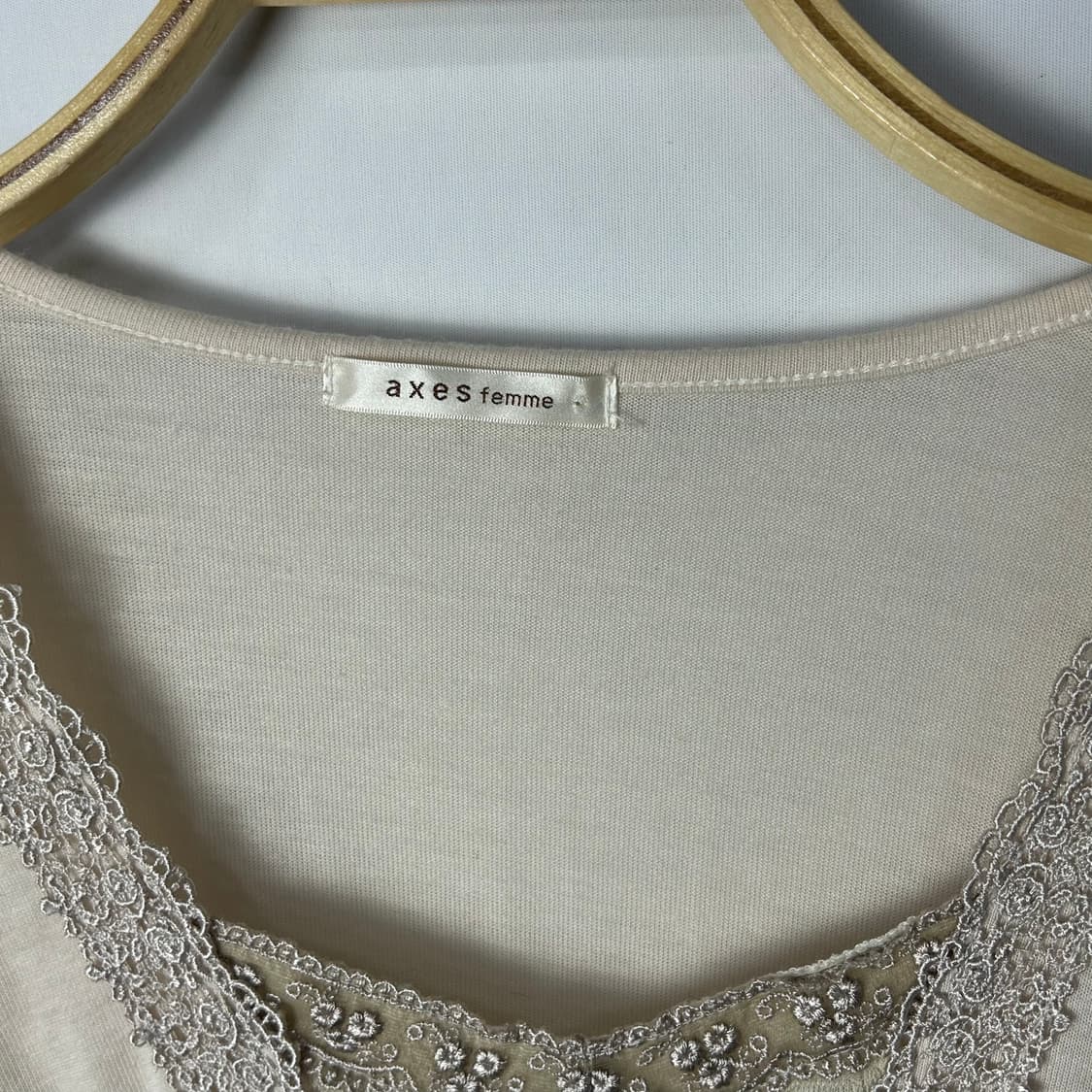[axes femme] 엑시즈팜 레이스 셔링 블라우스 상품이미지5