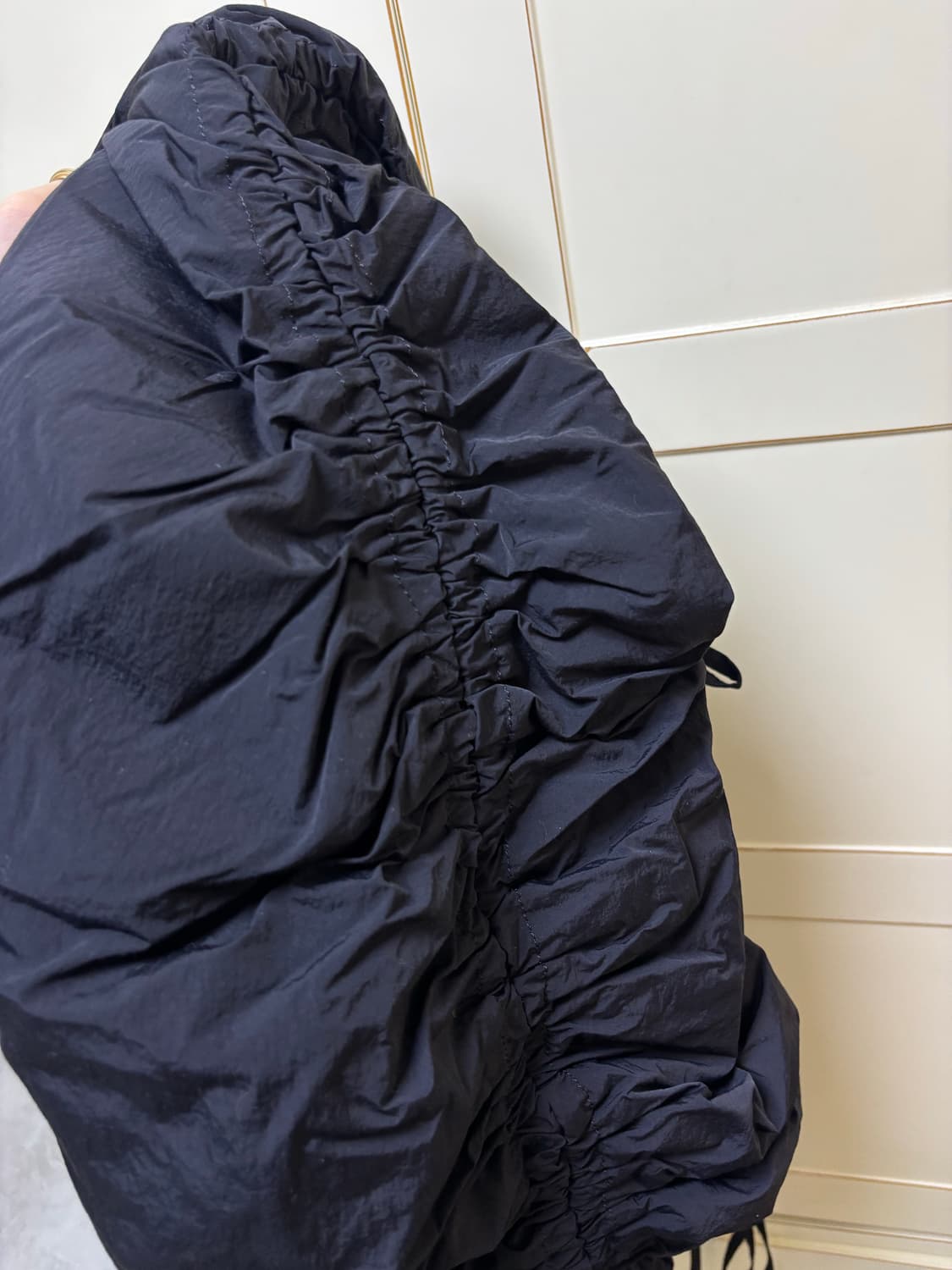 코스 캐노피 나일론 크로스바디백 블랙 상품이미지5