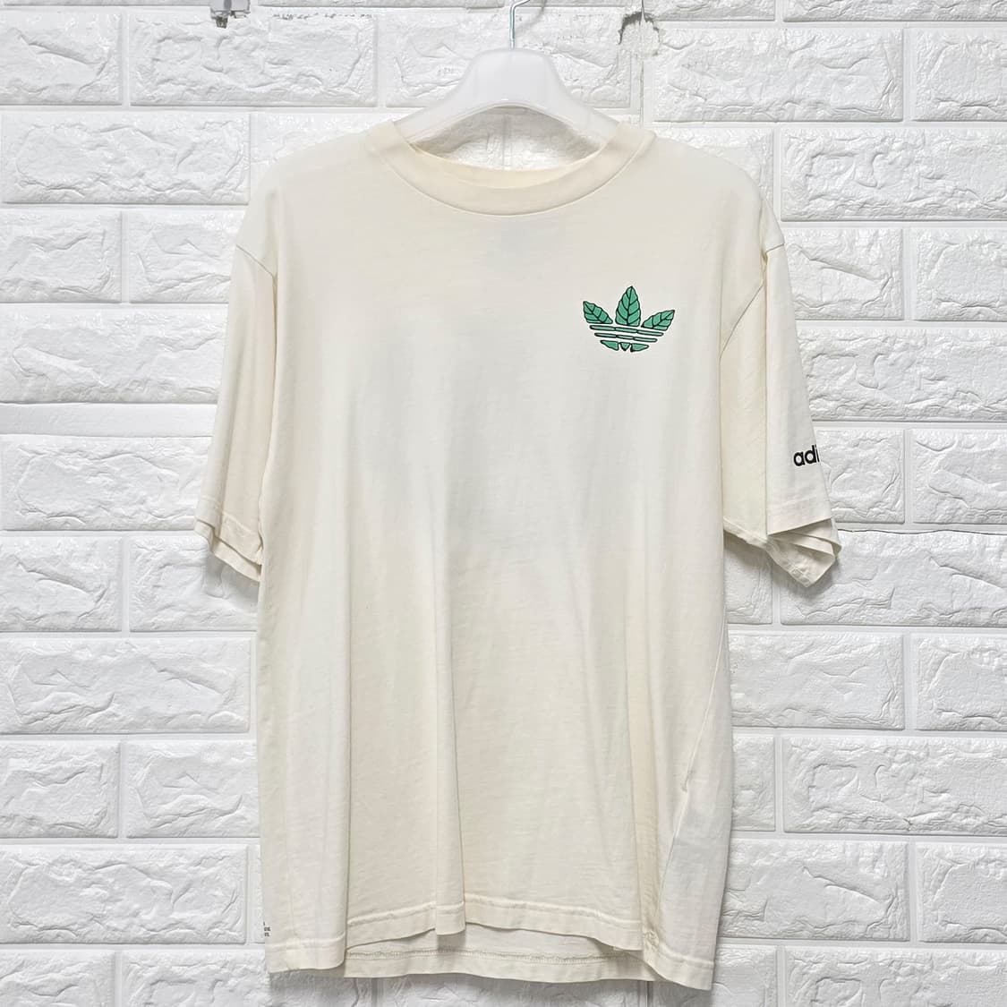 아디다스 오리지널스 반팔티 S 크림색 상품이미지1