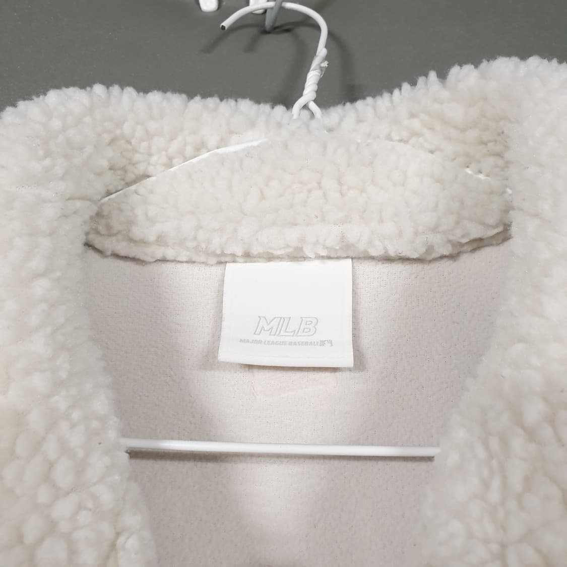 MLB 신형 뉴욕 양키즈 양털 후리스 하이넥 점퍼 자켓 아이보리 여성 S 상품이미지7