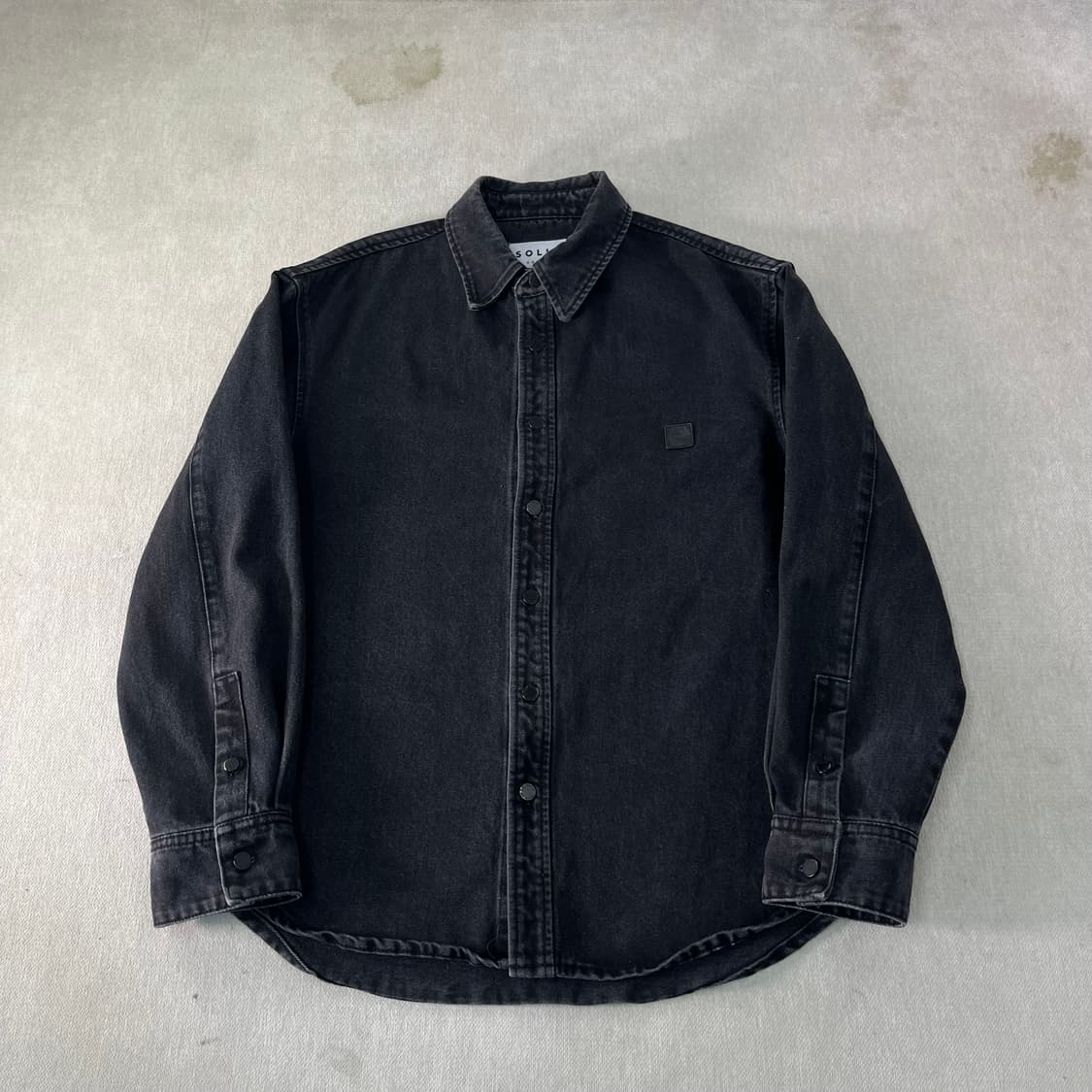 105 솔리드옴므 백로고 흑청 데님 셔츠 자켓 상품이미지1