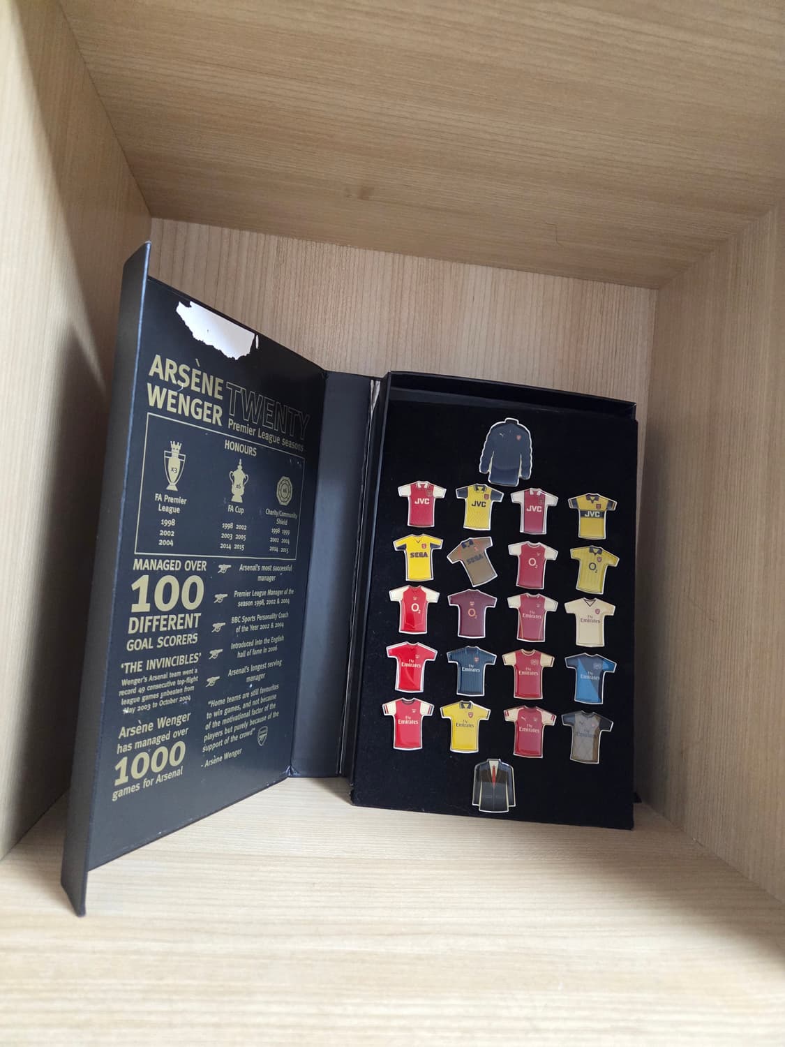 아스날 벵거 감독 부임 20주년 기념 뱃지 상품이미지1