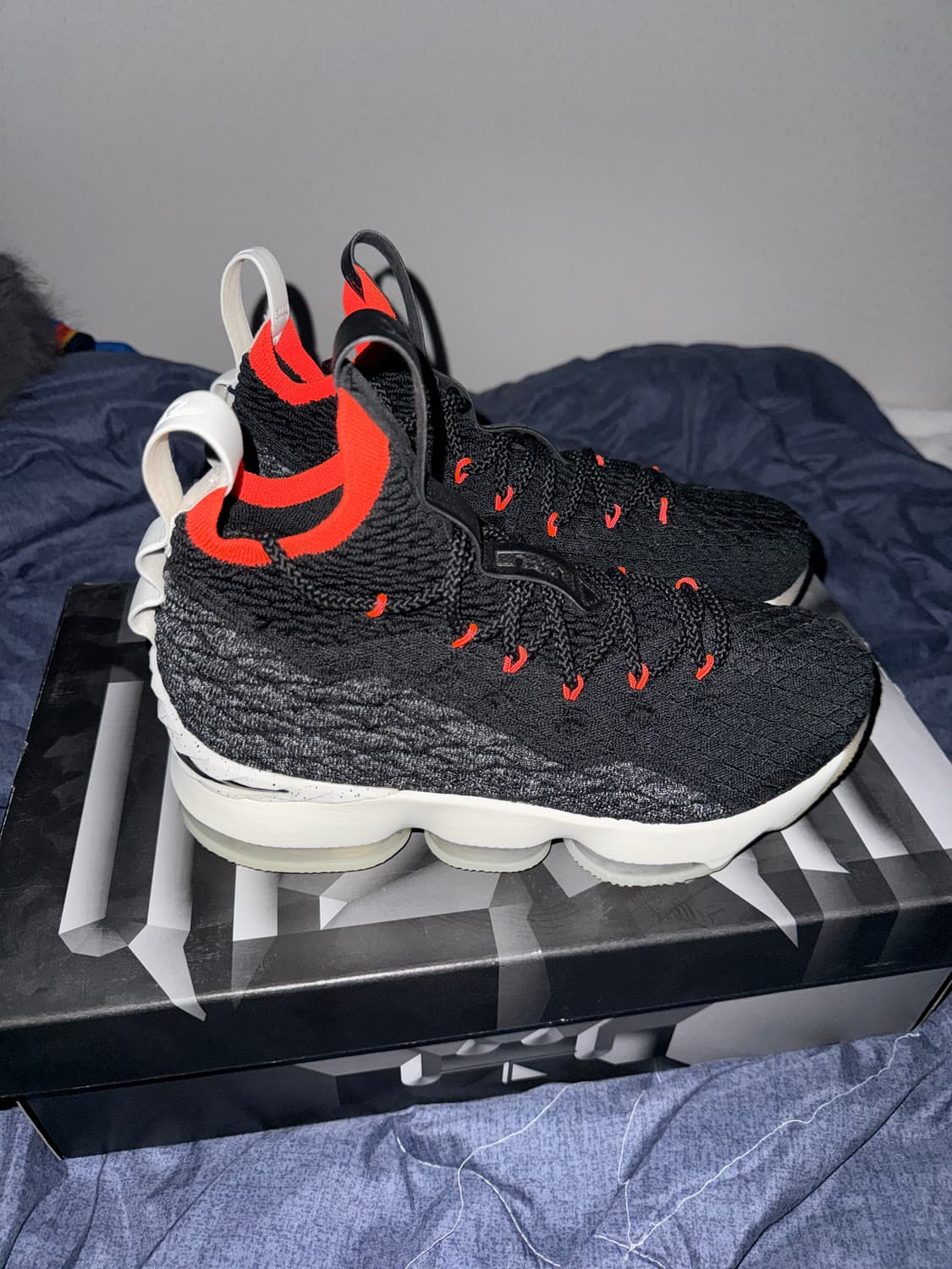 나이키 르브론 XV 농구화 상품이미지2