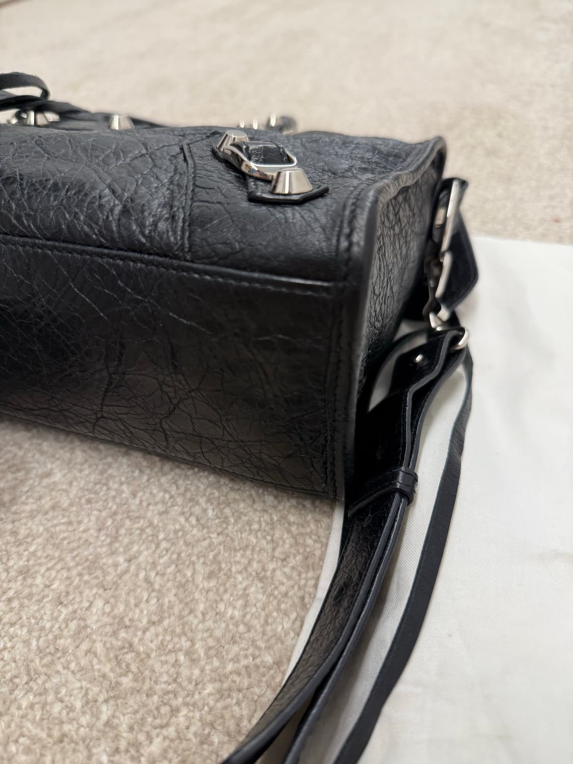 발렌시아가 시티 모터백 블랙 스몰 상품이미지5