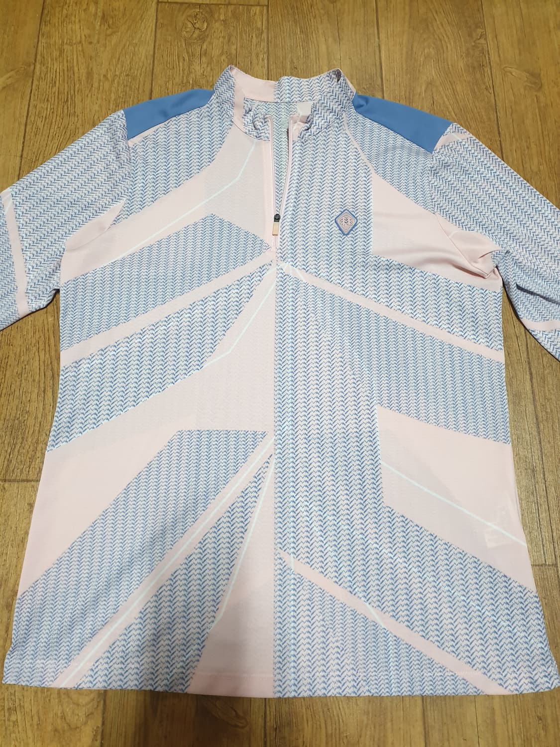 1021 코오롱 아웃도어 반집업 100 사이즈입니다 상품이미지1