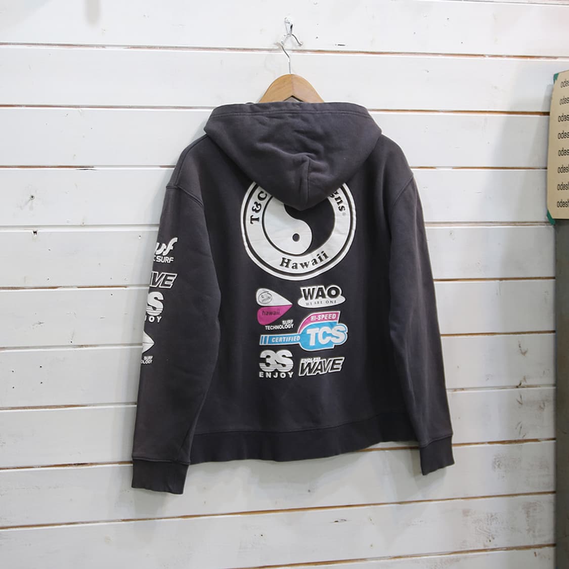 (착용컷) T&C SURF DESIGNS 프린팅 후드 집업 (남성용 M) 상품이미지2