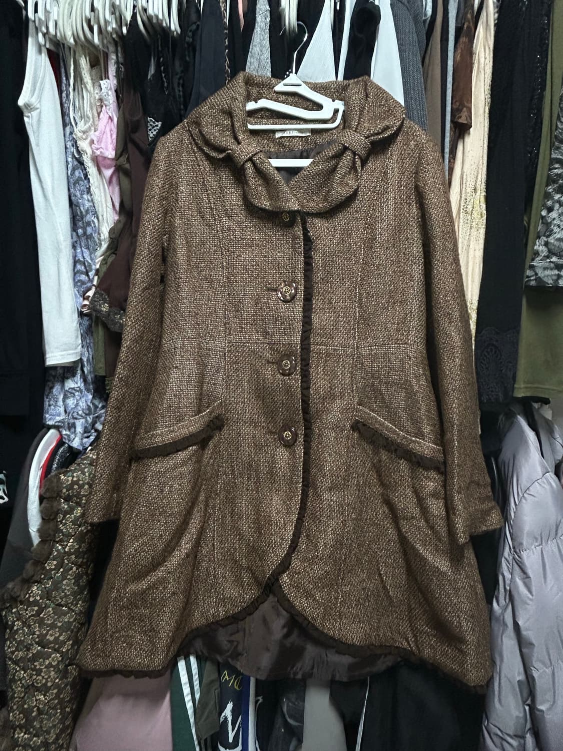 엑시즈팜 초코브라운 리본아일렛코트 상품이미지1