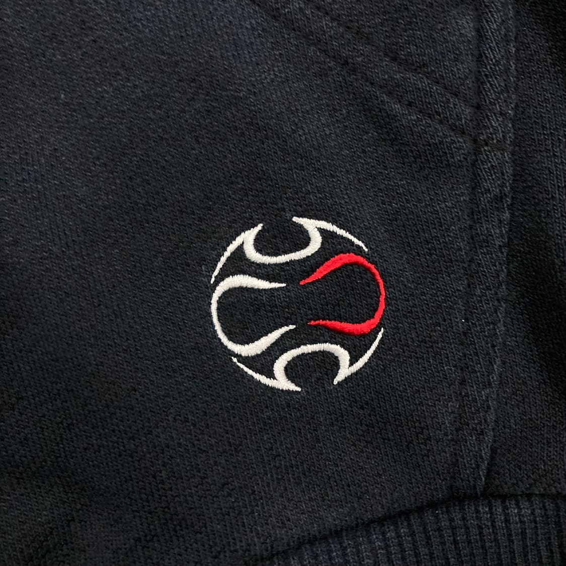 아디다스 블랙 컬러 챔피언스 리그 로고 후드티 상품이미지4