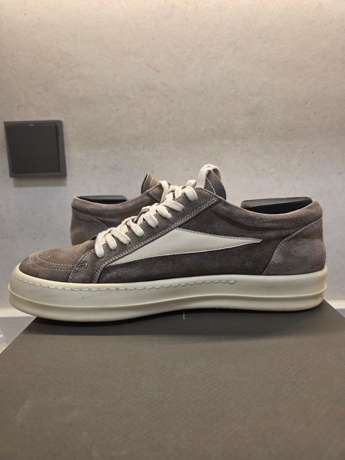 릭오웬스 릭반스 더스트 스웨이드 42  상품이미지3