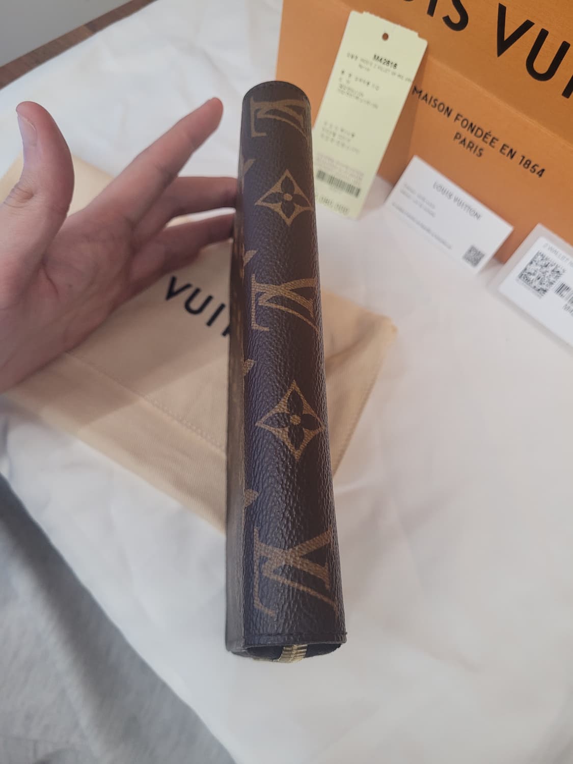 (미사용 새상품) 루이비통 지퍼 장지갑 상품이미지9