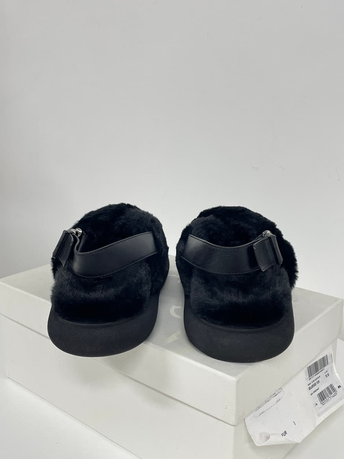 새상품 몽클레어 SOLARISSE 퍼 샌들 블랙 상품이미지6