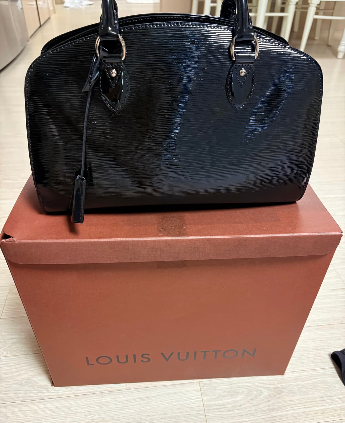 루이비통 에삐 퐁네프 PM 핸드백 상품이미지6