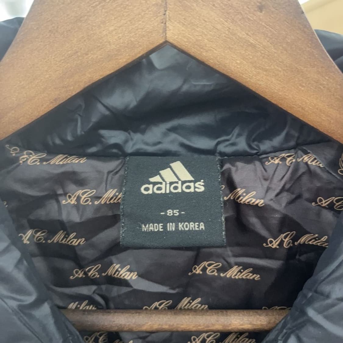 아디다스 올드스쿨 AC 밀란 미드 필 경량 패딩 자켓 85 C07214 상품이미지5