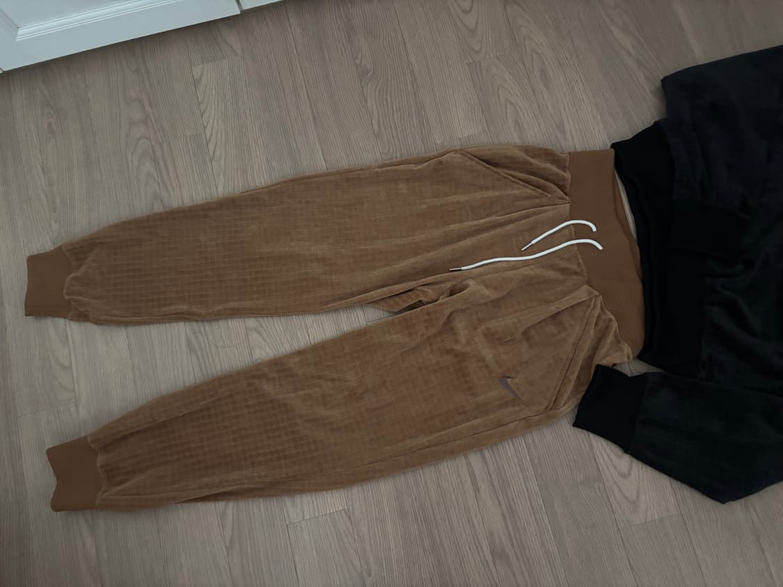 일회착  나이키 벨루어 벨벳 코듀로이 골덴 반크롭카라티 조거팬츠세트m 상품이미지3