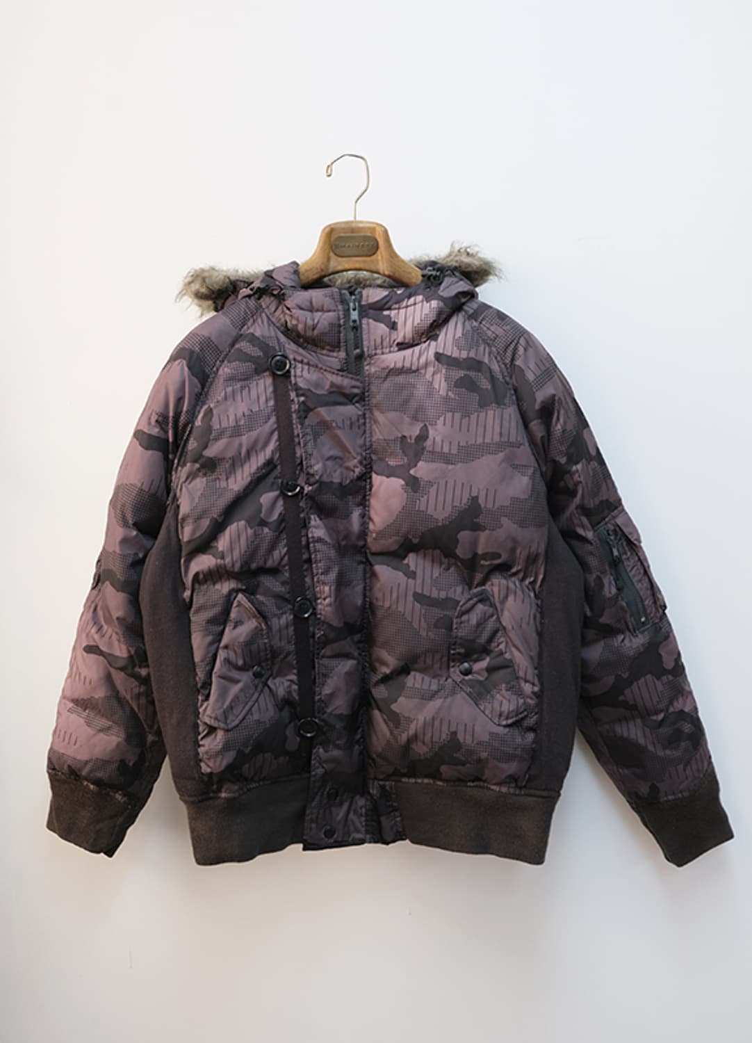 스투시 봄버 다운 점퍼 상품이미지1