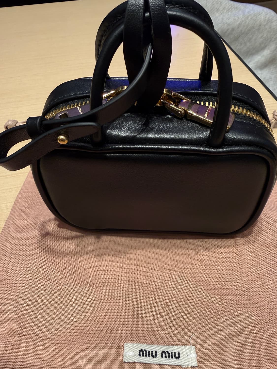 새상품) 미우미우 miumiu 마이크로 미니 보백 레더 블랙 상품이미지4