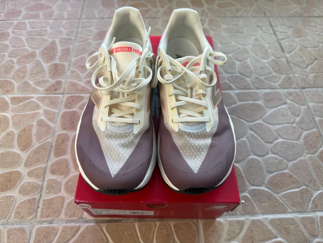 뉴발란스 레벨v5 275사이즈 와이드 상품이미지1