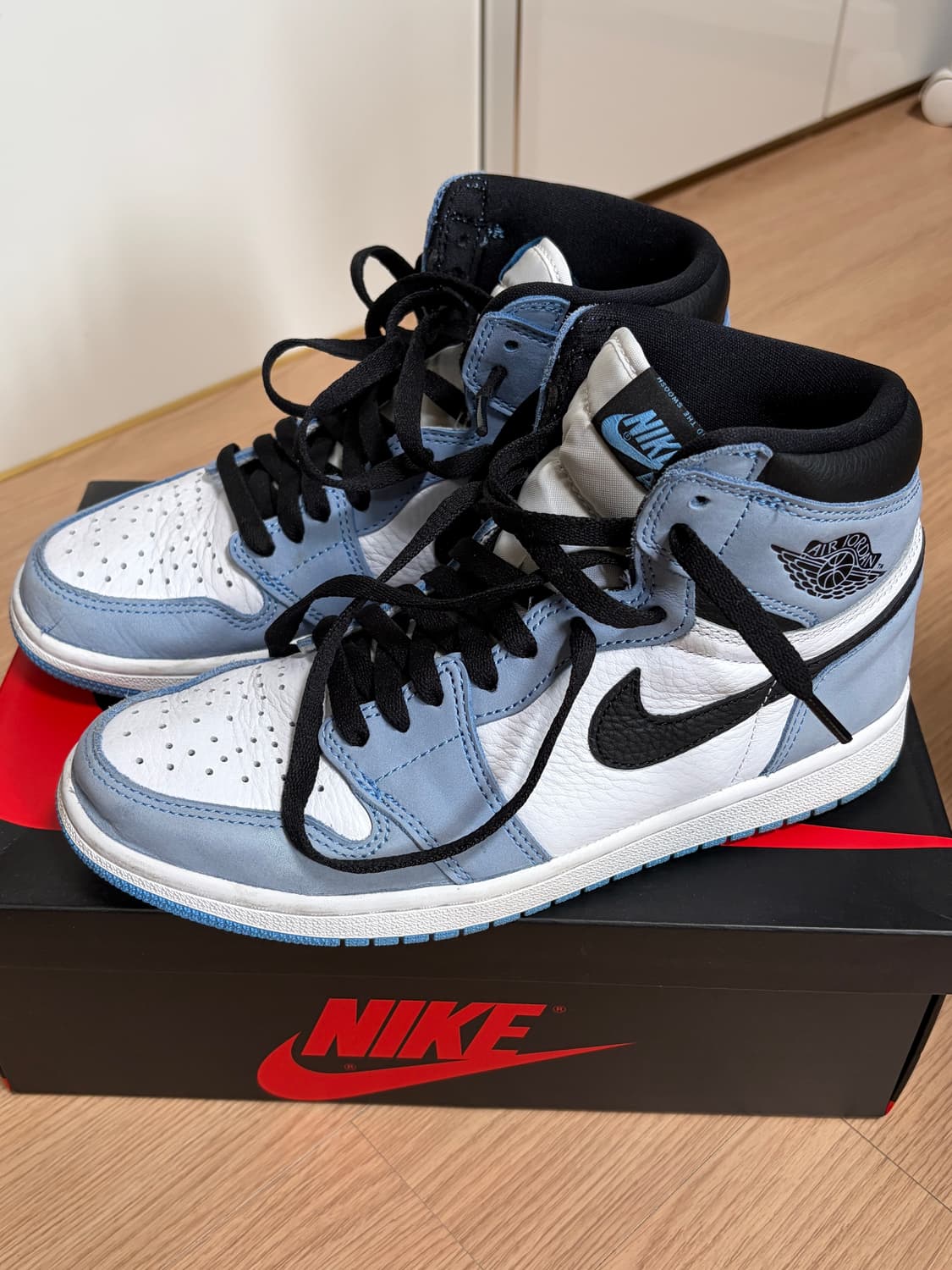 조던1 하이 유니버시티 블루 255 상품이미지8