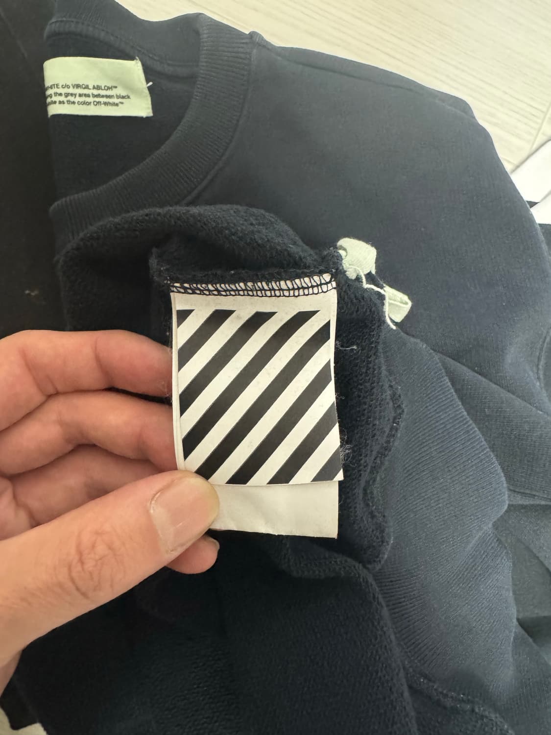 오프화이트 맨투맨 M사이즈 상품이미지5