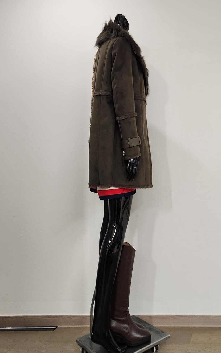 딥카키 무스탕코트 상품이미지3