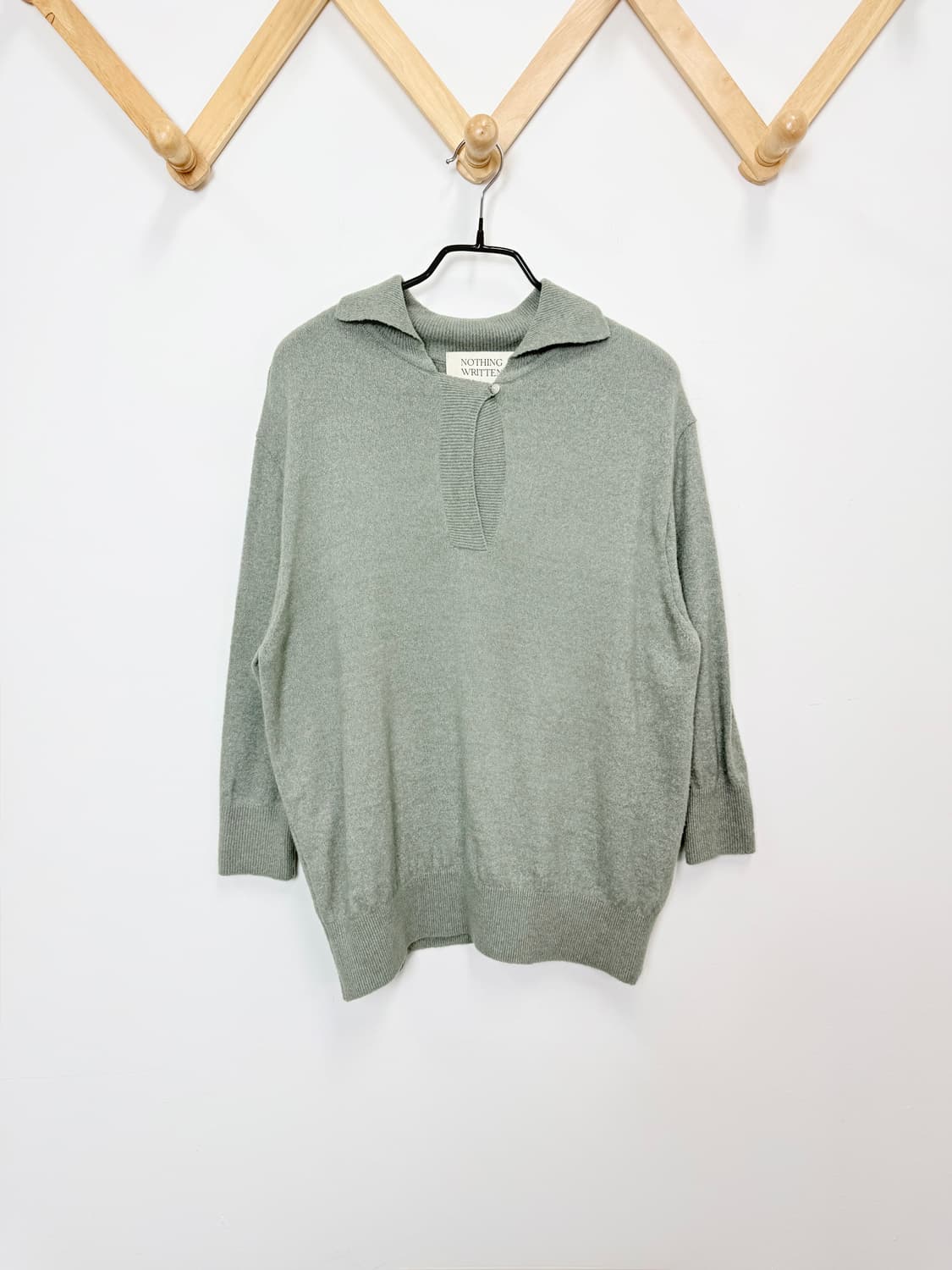 낫띵리튼 버튼 카라니트 상품이미지1