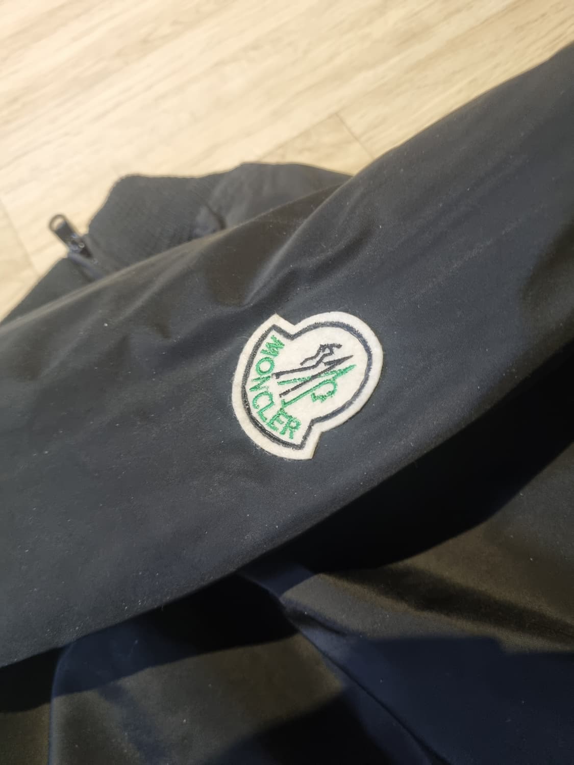 몽클레어 봄버 자켓블랙.   M/L. 상품이미지3