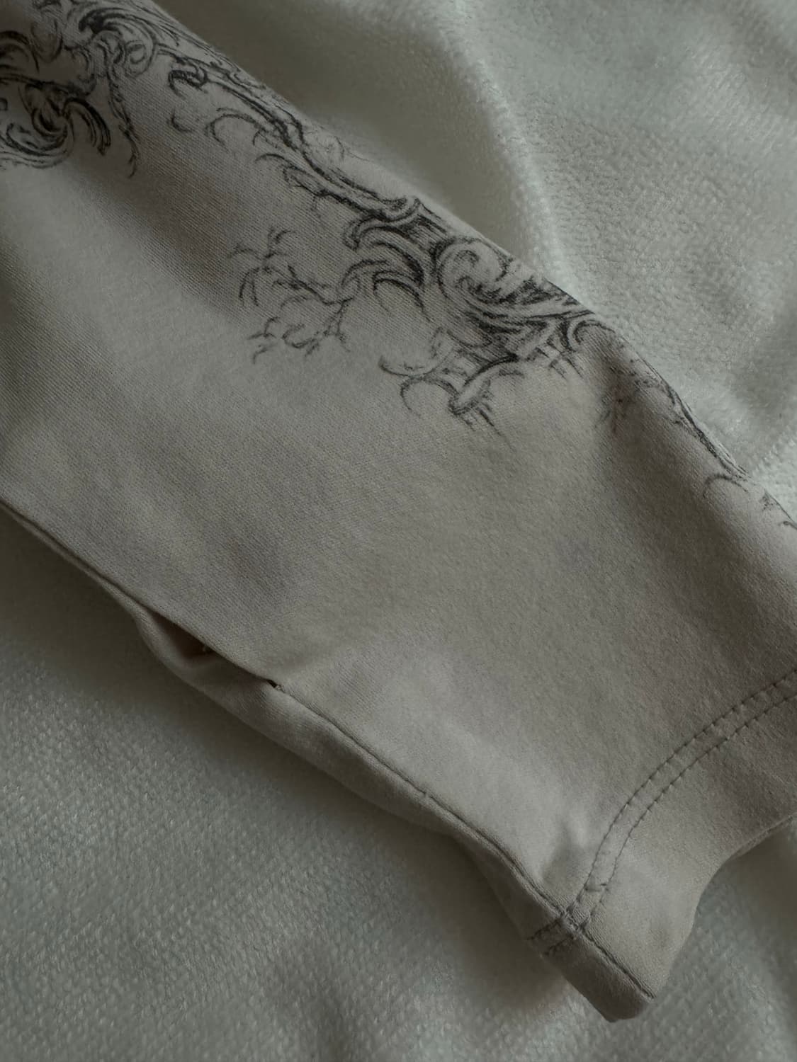 허그유어스킨 로코코 오너먼트 롱슬리브 상품이미지3