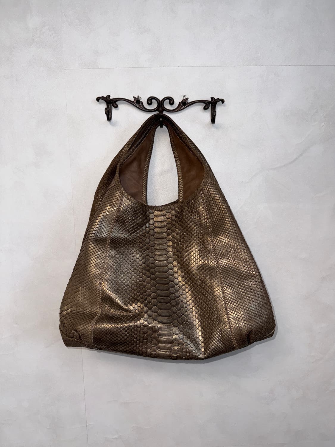 Metal gold real python skin big tote bag 상품이미지1