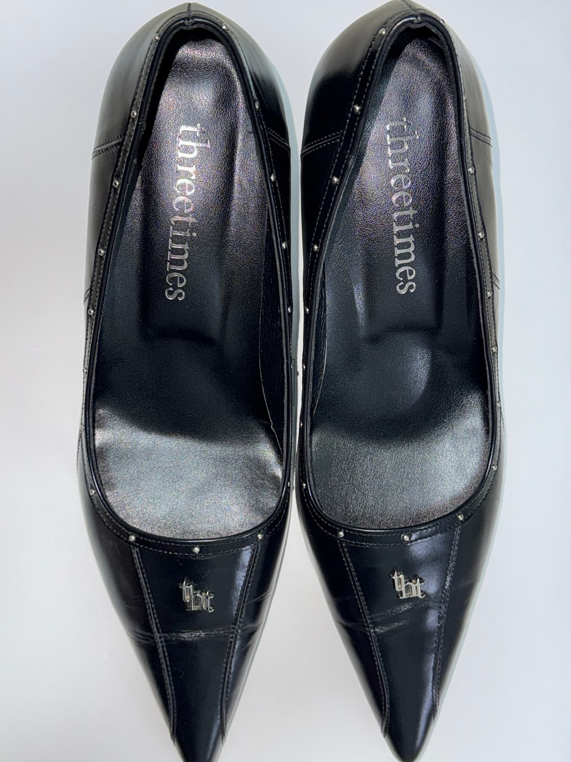 Threetimes classic logo pumps 상품이미지3