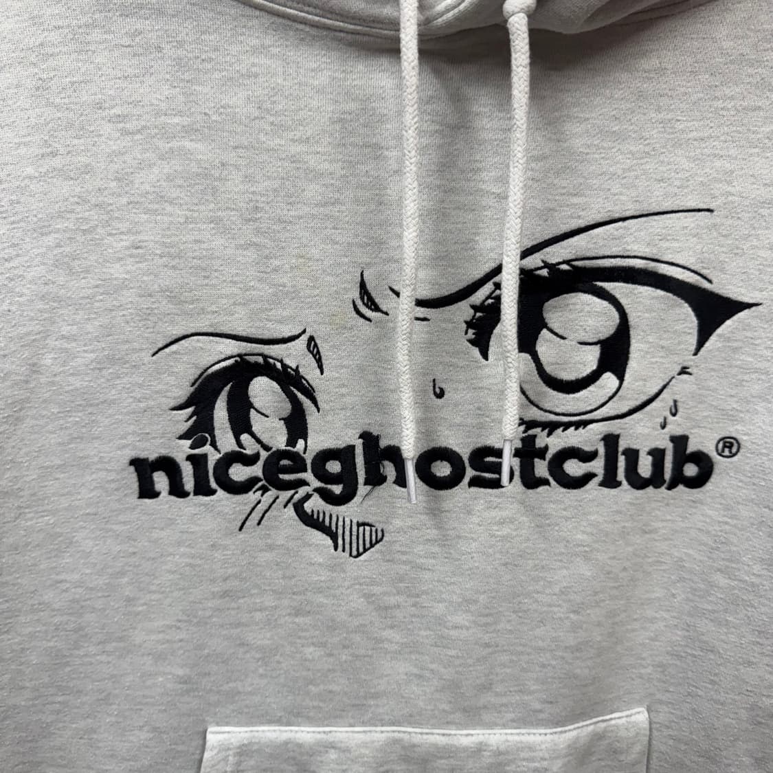 나이스고스트클럽 후드티 전면 자수 로고 포인트 그레이 상품이미지5