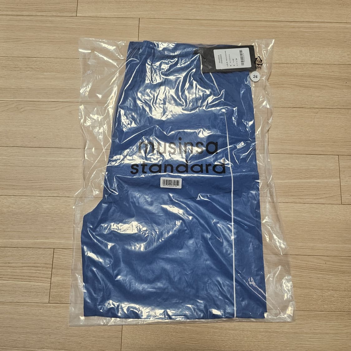 24 미개봉) 무신사스탠다드 우먼 와이드 트랙팬츠 블루 여성 바지 상품이미지2