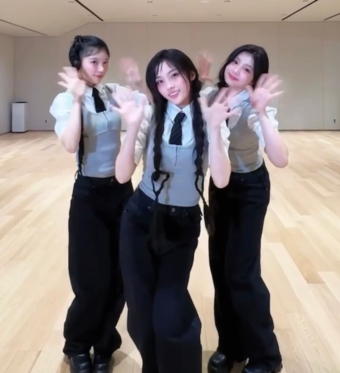 아일릿 후크 탑 상품이미지2