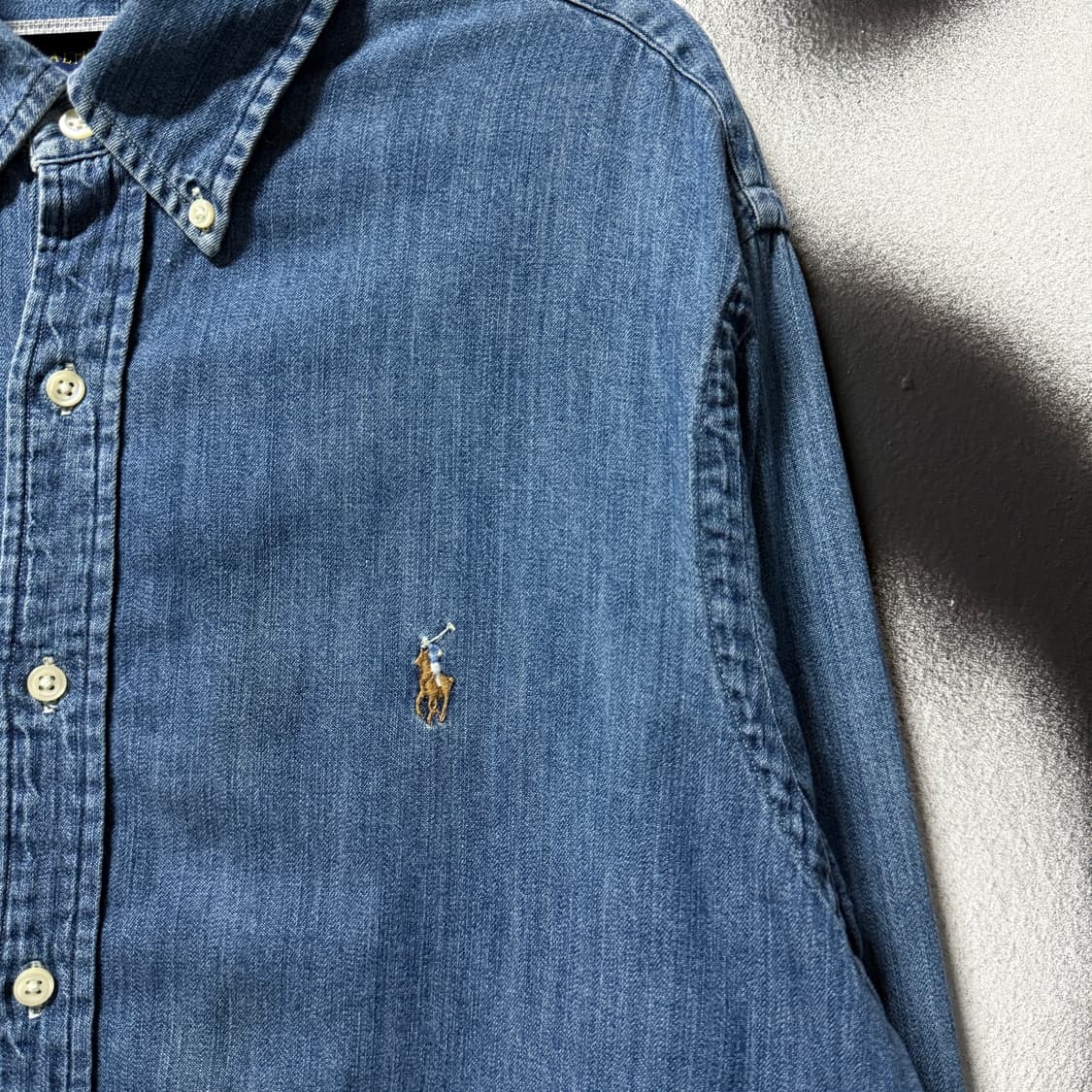 폴로 랄프로렌 슬림핏 브라운 포니 진청 데님 셔츠 상품이미지4