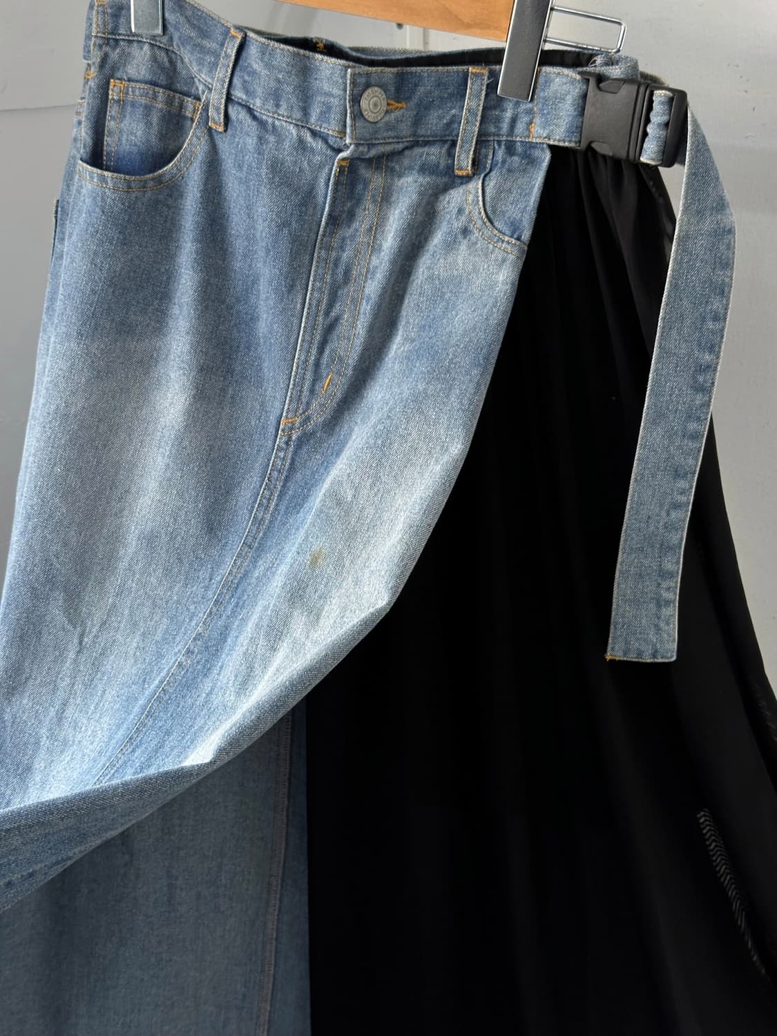 One washed panel belted wrap denim skirt 상품이미지3