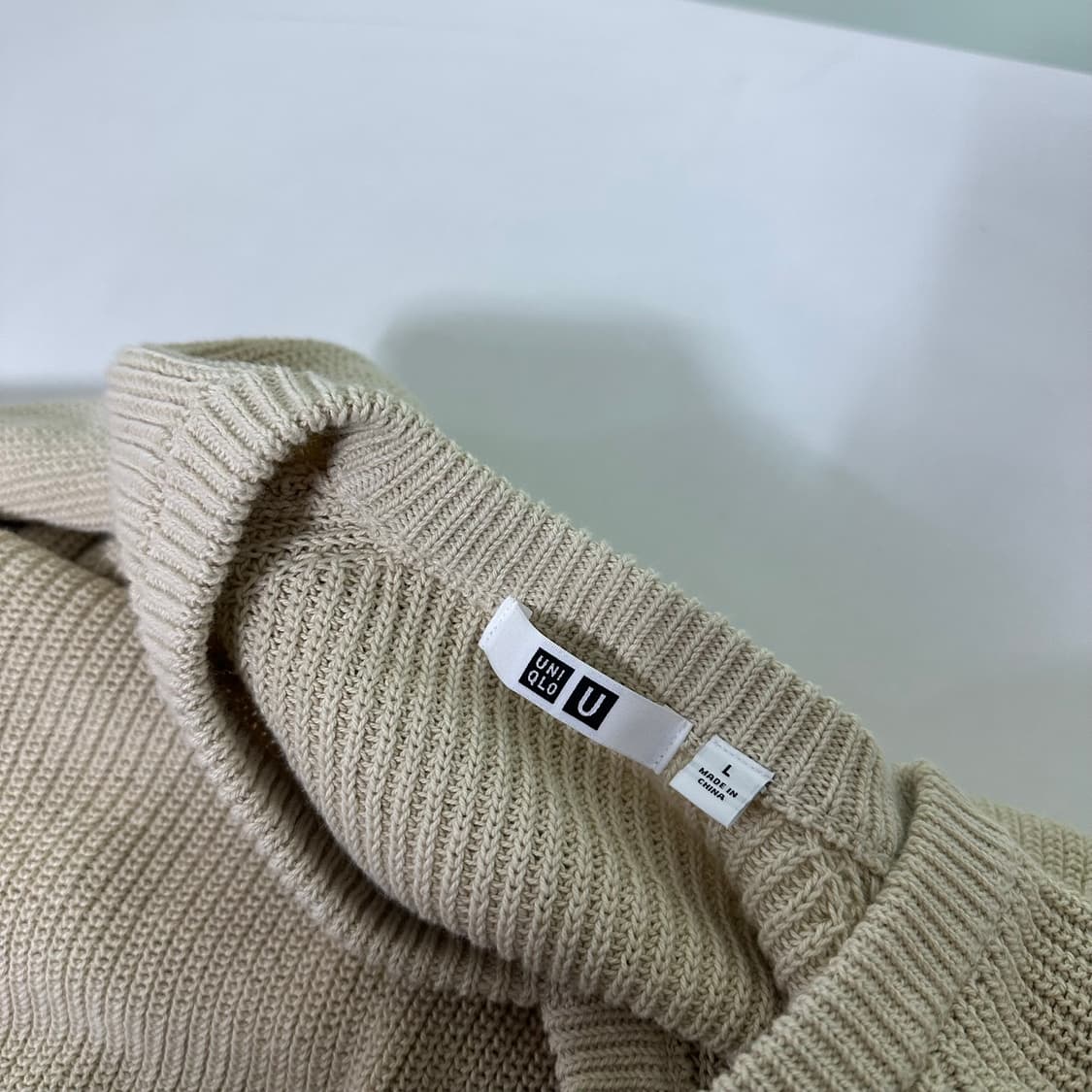 우먼L 유니클로U 라이트베이지 브이넥 면니트 상품이미지3