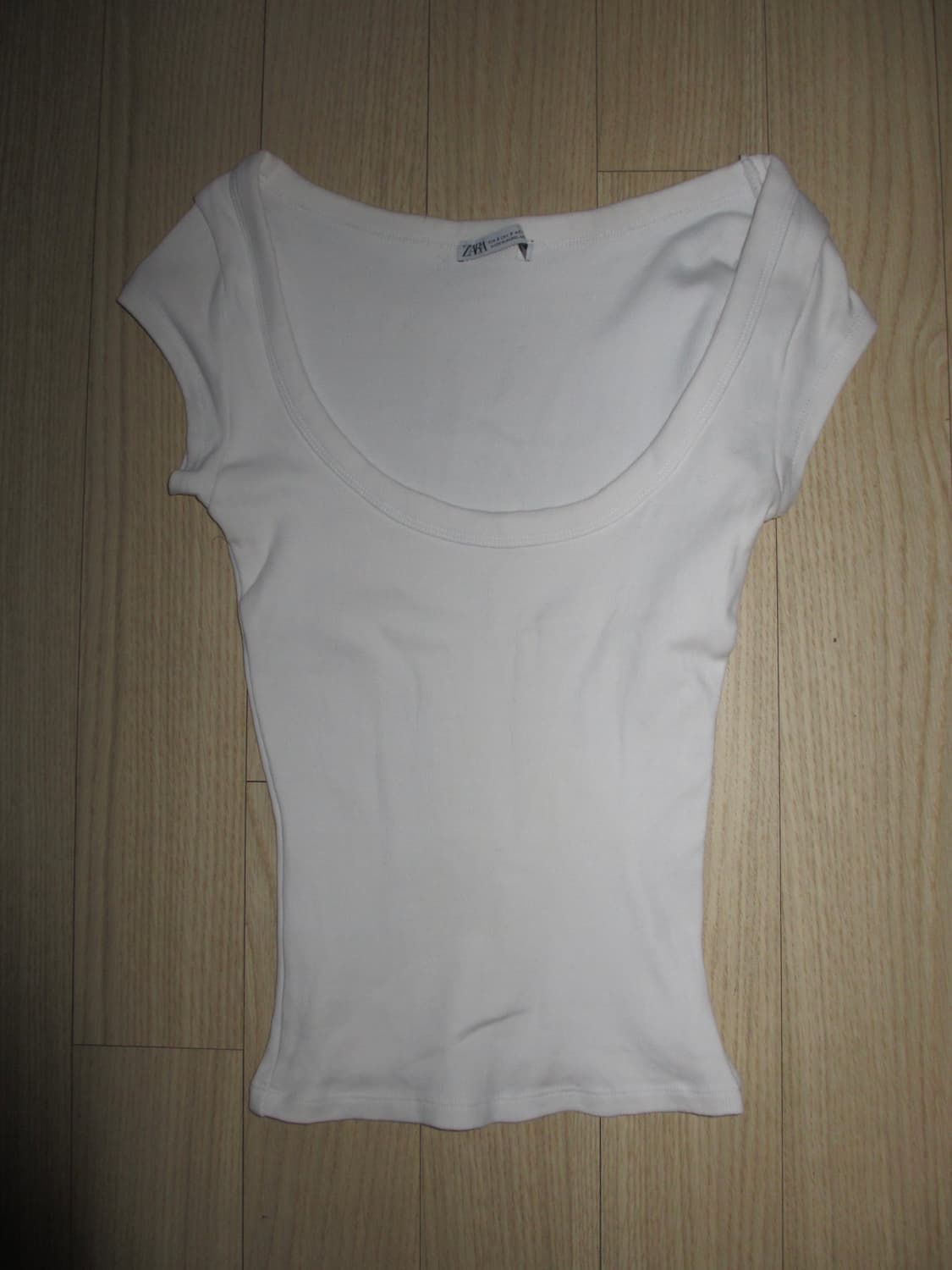 자라 Zara 화이트 반팔 티셔츠 상품이미지1