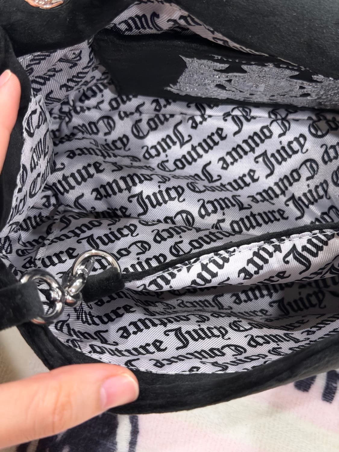 [신상✨프리뷰세일] 쥬시꾸뛰르 벨벳 스톤 체인 숄더백/크로스백 블랙 상품이미지9