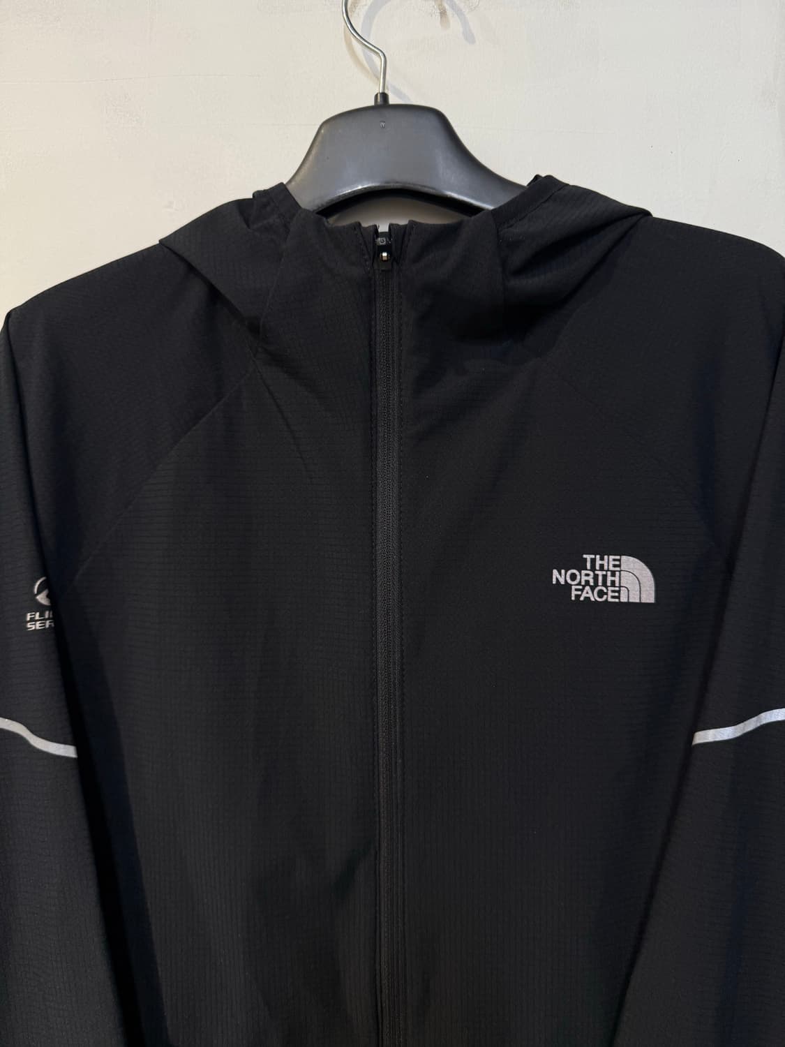 노스페이스 블랙 바람막이 상품이미지2