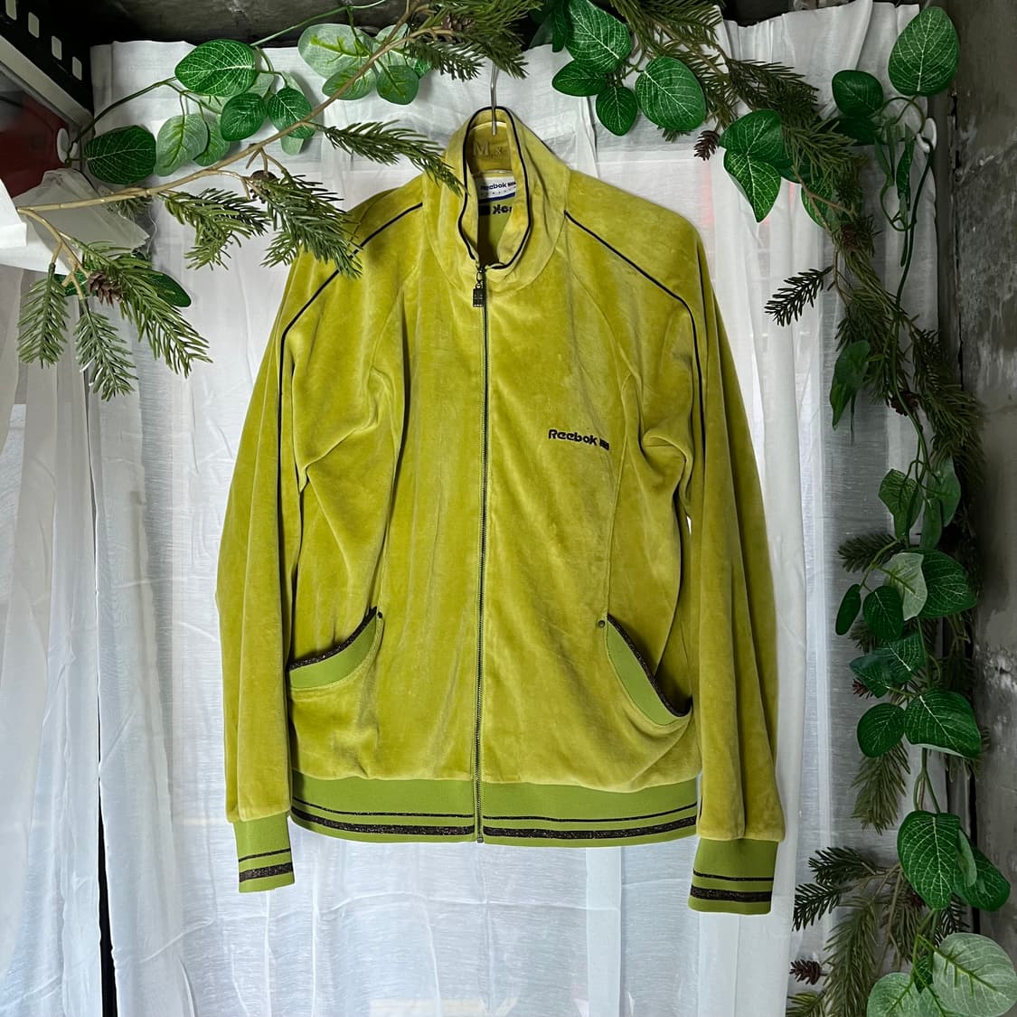 y2k 리복 벨벳 집업 상품이미지1